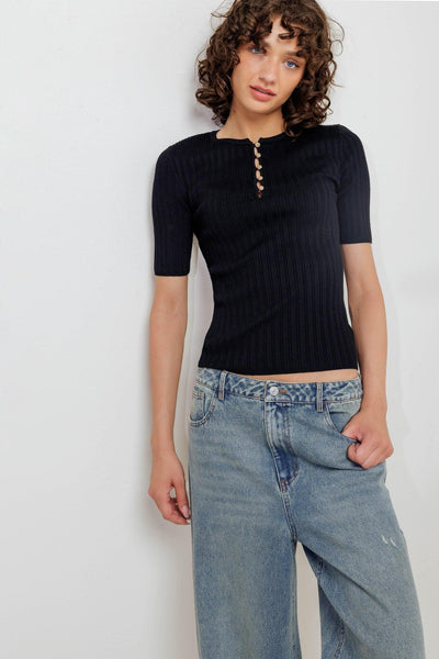 FSW1355_BLACK_6_9e10f53c-2c1a-4b30-bf70-fc4d9f58eca2_600x600.jpg